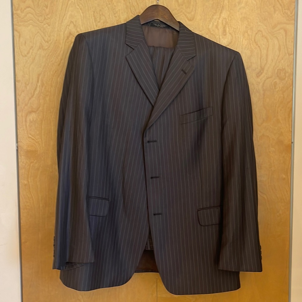 Jones New York men’s suit size 46 regular, pants 40x32 - gray striped